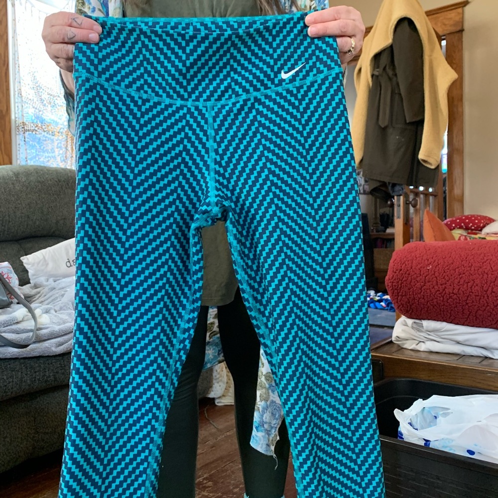 nike crop leggings